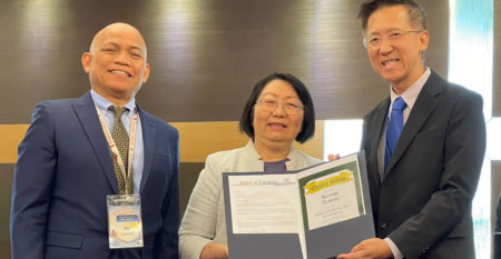 Mr-Lau-receives-QS-cert-2023